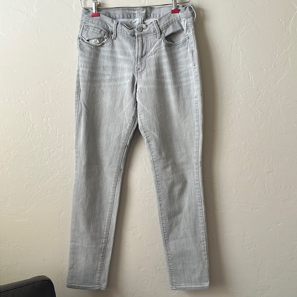 Old Navy Gray Curvy Jeans - Picture 1 of 8